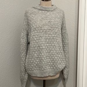 Cute grey sweater with ballon sleeves